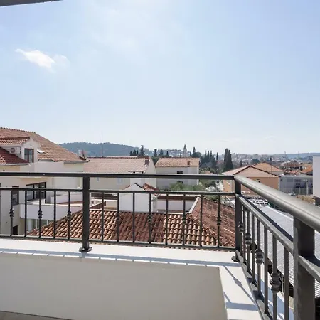 Luxury Apartman Ivana Trogir Exterior photo