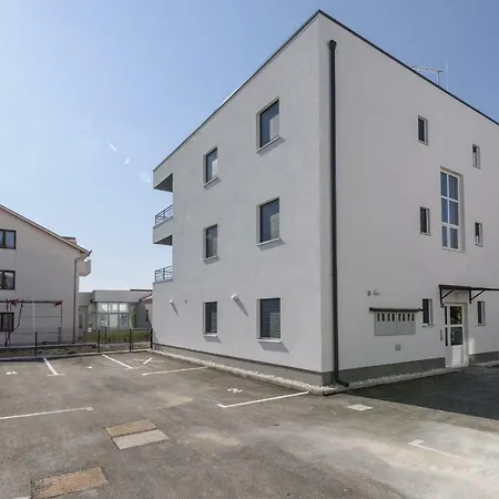 Luxury Apartman Ivana Trogir Exterior photo