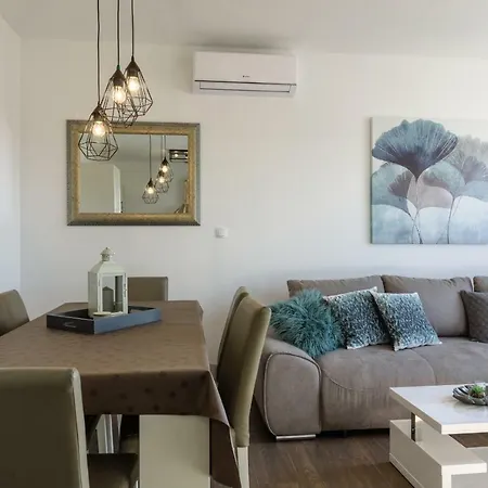 Luxury Apartman Ivana Trogir Exterior photo