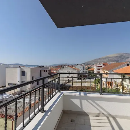 Luxury Apartman Ivana Trogir Exterior photo