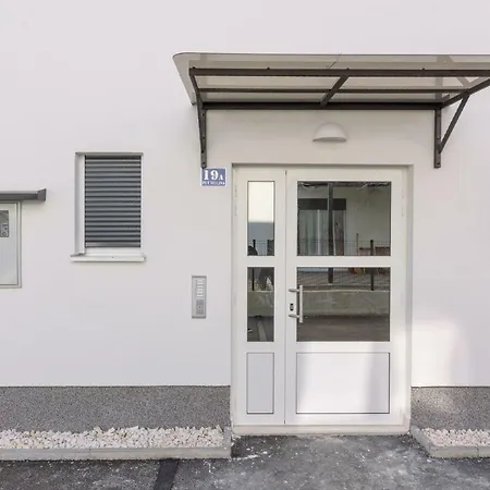 Luxury Apartman Ivana Trogir Exterior photo